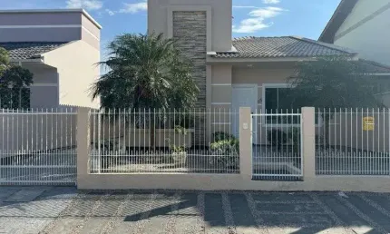 Casa com 2 quartos à venda na Rua dos Ingás, 85, Madri, Palhoça