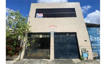 Casa duplex no Parque Araxá com localização privilegiada e valor negociável!!!