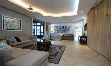 Casa com 4 quartos à venda na Rua Teatrólogo Silvano Serra, 351, de Lourdes, Fortaleza