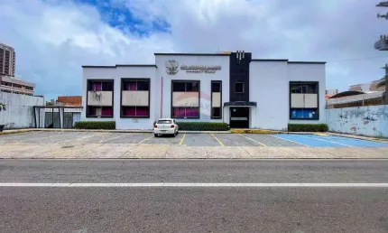 Versatilidade e Oportunidade no Coração de Fortaleza: Prédio Comercial de Alta Visibilidade para Empreendimentos Modernos