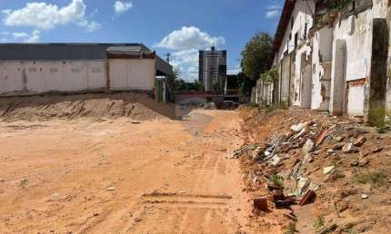Terreno Comercial para locação - Ideal em Fortaleza: 1500m² Vago!