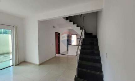 Duplex com 3 Suítes e Quintal Amplo no Bairro Paupina – Fortaleza