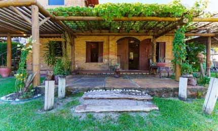 Seu Refúgio Rústico com Alma de Casa de Campo – Conforto, Natureza e Estilo em um Só Lugar