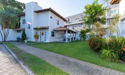 Casa Duplex em Condomínio - 3 suítes com piscina privativa