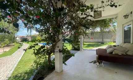 Linda casa com Chalé em  amplo terreno na praia de Guajirú de Itarema