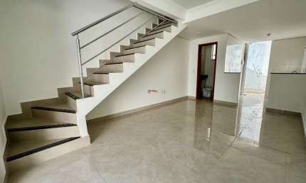 Casa com 2 quartos à venda na Osasco, 32, Piratininga (Venda Nova), Belo Horizonte por R$ 394.000