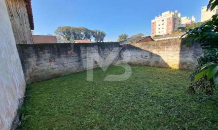 Triplex com Terreno Amplo à Venda na Vila Izabel – Curitiba