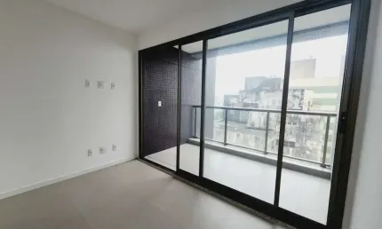 APARTAMENTO STÚDIO VARANDA GARAGEM PISCINA ACADEMIA ELEVADORES À VENDA NA BARRA!