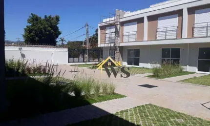 Sobrado com 2 dormitórios pronto para morar ,condominio conpctado à venda, 138 m² por R$ 430.000 - Rubem Berta -casa com 30 metros de pátio exclusivo