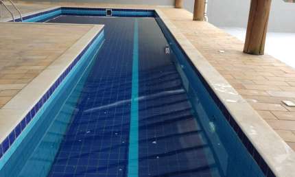 Cascatinha, casa aconchegante, RECÉM REFORMADA, com incrível vista, piscina com raia, muita segurança e boa vizinhança!