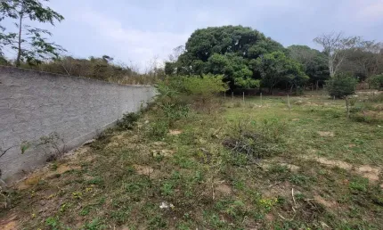 Encantador terreno de 512 m² com rgi no balneário das conchas