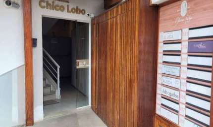 Locação de Salas Comerciais com Banheiros - Centro Comercial Chico Lobo