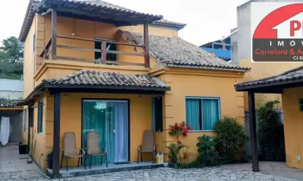 BAIXOU! Casa Duplex com 4 quartos e piscina em condomínio!
