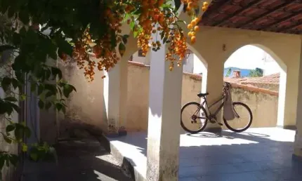 Oportunidade - Casa grande, ampla com boa localização - Poço Fundo