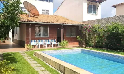 Ótima Casa com 4 Quartos, Piscina e Área Gourmet no R. Olga Diuana Zacarias