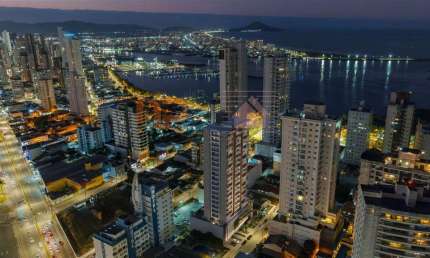 Apartamento para Venda em Itajaí, Fazenda, 3 dormitórios, 3 suítes, 4 banheiros, 2 vagas