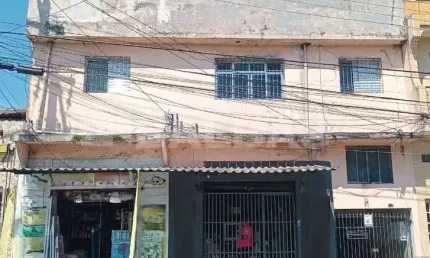 OPORTUNIDADE - CONSTRUTORAS OU INVESTIDORES - 250 m² COM RENDA - JD. VL. FORMOSA - AV. DE CIRCULAÇÃO
