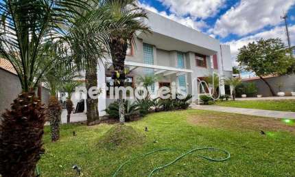 Casa com 4 quartos à venda na Rua Diamantina, Alvorada, Contagem
