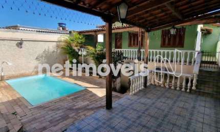 Casa com 3 quartos à venda no Industrial, Contagem 