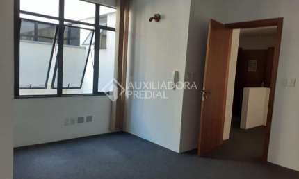 Sala comercial à venda na Rua César Lombroso, 49, Rio Branco, Porto Alegre, 43 m2 por R$ 200.000