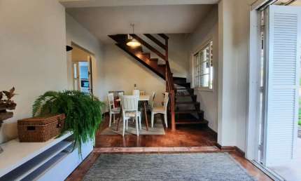 Casa com 3 quartos à venda na Rua Madressilva, 31, Lomba do Pinheiro, Porto Alegre, 160 m2 por R$ 460.000