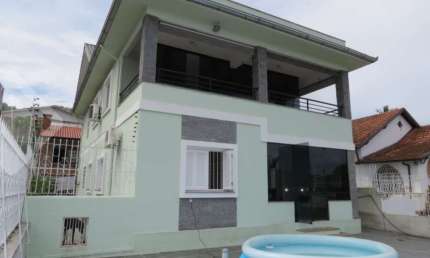 Casa com 5 quartos à venda na Rua Oscar Tollens, 98, Santa Tereza, Porto Alegre, 400 m2 por R$ 750.000