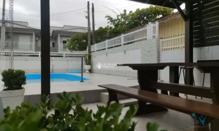 Casa com 3 quartos à venda na Rua Tucumã, 170, Praia do Sonho, Palhoça, 150 m2 por R$ 900.000