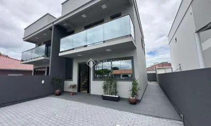 Casa com 3 quartos à venda na Rua Morumbi, 406, Enseada de Brito, Palhoça, 112 m2 por R$ 825.000