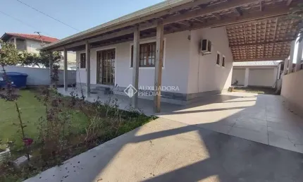 Casa com 3 quartos à venda na Avenida Astrogildo Quadros, 1829, Pinheira, Palhoça, 220 m2 por R$ 750.000