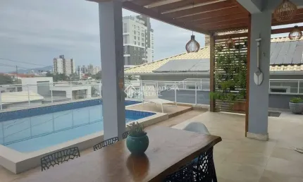 Casa com 4 quartos à venda na Avenida dos Lagos, 131, Pedra Branca, Palhoça, 480 m2 por R$ 2.650.000