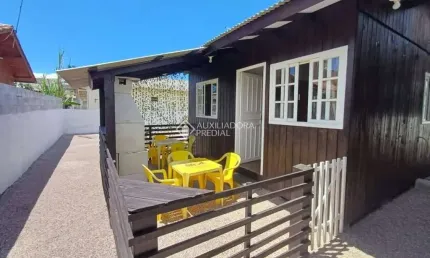 Casa com 2 quartos à venda na Servidão Iolanda Maria dos Santos Silva, 223, Pinheira, Palhoça, 30 m2 por R$ 562.000