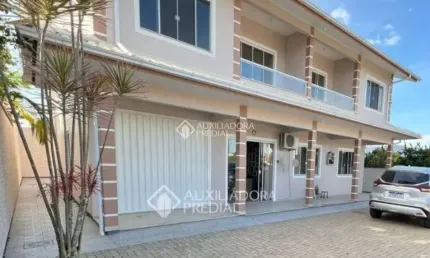 Casa com 8 quartos à venda na Rua Jandaia, 286, Enseada de Brito, Palhoça, 295 m2 por R$ 1.300.000