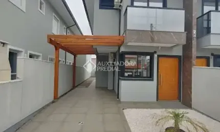 Casa com 3 quartos à venda na Rua Acarai, 201, Praia do Sonho, Palhoça, 97 m2 por R$ 832.000