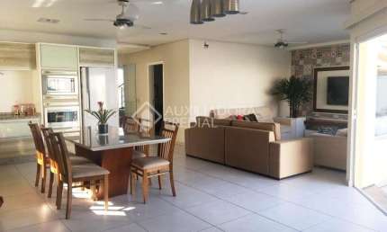 Casa com 4 quartos à venda na Rua Ipê Rosa, 258, Carianos, Florianópolis, 321 m2 por R$ 1.980.000