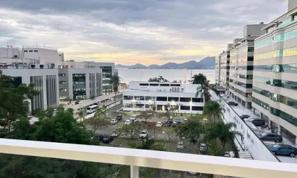 Apartamento com 3 quartos à venda na Rua Delminda Silveira, 393, Agronômica, Florianópolis, 65 m2 por R$ 890.000