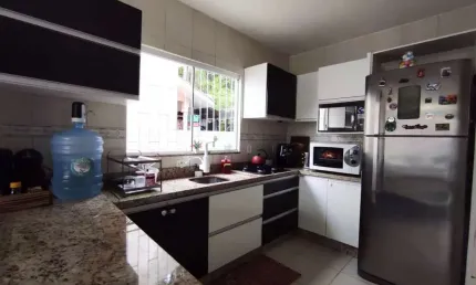 Casa com 2 quartos à venda na Ilha do Pico, 62, São Sebastião, Palhoça, 110 m2 por R$ 550.000