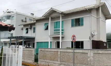 Casa com 4 quartos à venda na Vilibaldo Dechamps, 148, Universitários, Biguaçu, 112 m2 por R$ 850.000