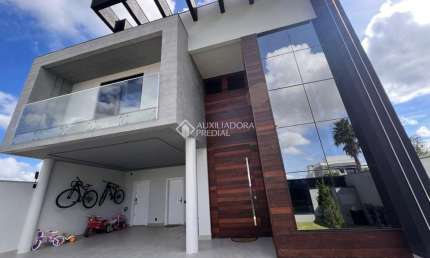 Casa com 3 quartos à venda na Avenida Wilson Castelo Branco, 138, Beira Rio, Biguaçu, 280 m2 por R$ 2.650.000