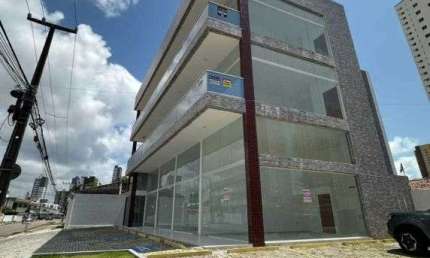 Sala nova para venda em empresarial com elevador em Manaíra