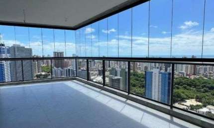 Vendo Espetacular  Apartamento  NOVO no Miramar. 26° andar - 207 m², 01 por andar.