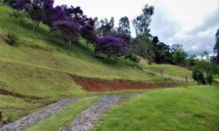 Terreno à venda na Praça Bras Reale, 15000, Centro, São Bento do Sapucaí