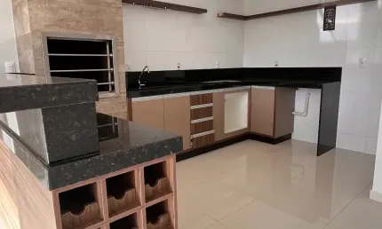Lindo triplex em condomínio no pioneiros catarinenses
