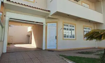 Casa Residencial para Venda Casa com 2 pisos no Balneário Estreito. FLORIANOPOLIS