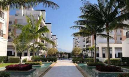 Apartamento para Venda Apartamento  de 2 dormitórios  sendo 1 suíte, sacada e garagem especial no Abraão. FLORIANOPOLIS