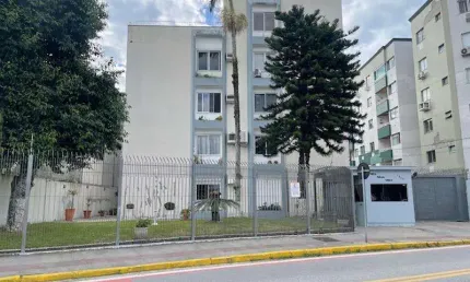 Apartamento para Venda Apartamento de 2 dormitórios com sacada e garagem no Abraão. FLORIANOPOLIS