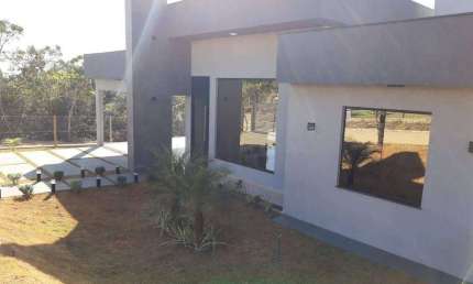 Casa com 3 quartos, sendo 2 suítes - Estancia da Mata