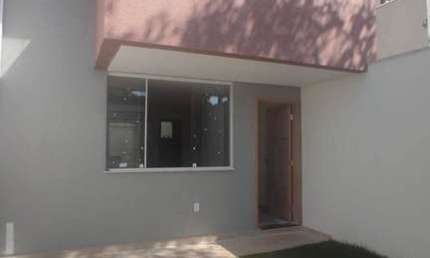 LINDA CASA 3 QUARTOS, SUÍTE, 2 VAGAS - BAIRRO ITAPOÃ