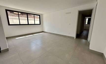Maravilhosa Área Privativa de quatro quartos no Bairro Dona Clara