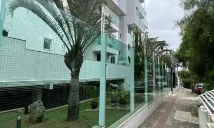 Vendo lindo apartamento de dois quartos com suíte e semi-suíte no Planalto