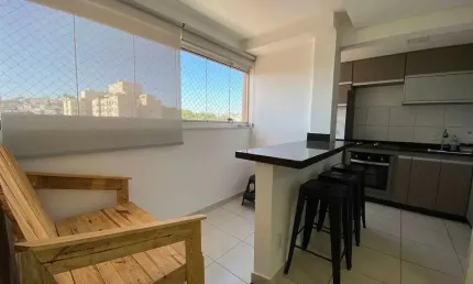Lindo apt de três quartos, suite, duas vagas e lazer na região do Castelo